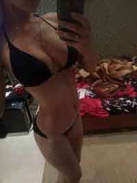 nude woman from Cedar Valley that wants a fuck buddy